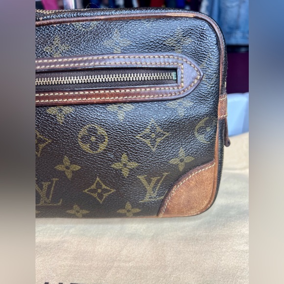 Authentic Louis Vuitton Clutch - Picture 5 of 12